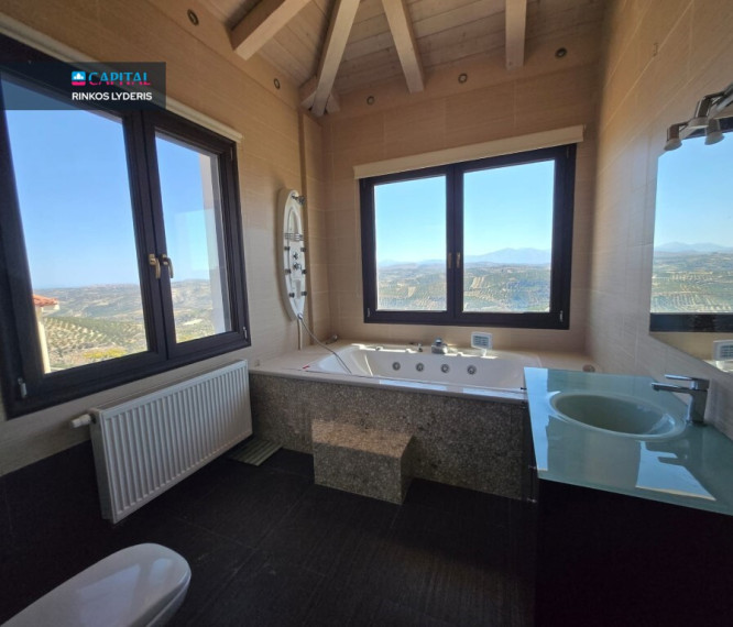 For Sale Villa 360 m² in Crete 24