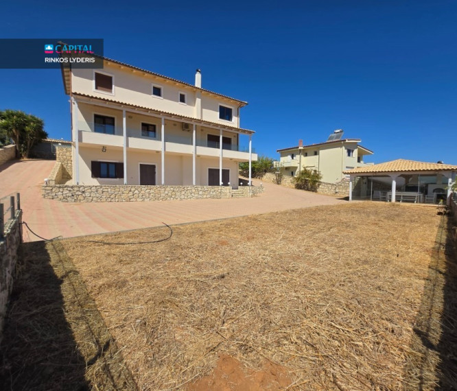 For Sale Villa 360 m² in Crete 28
