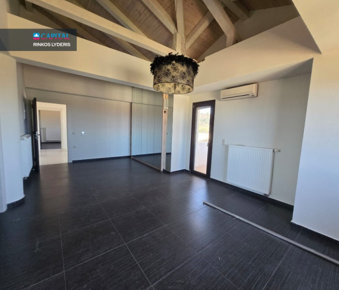 For Sale Villa 360 m² in Crete 30