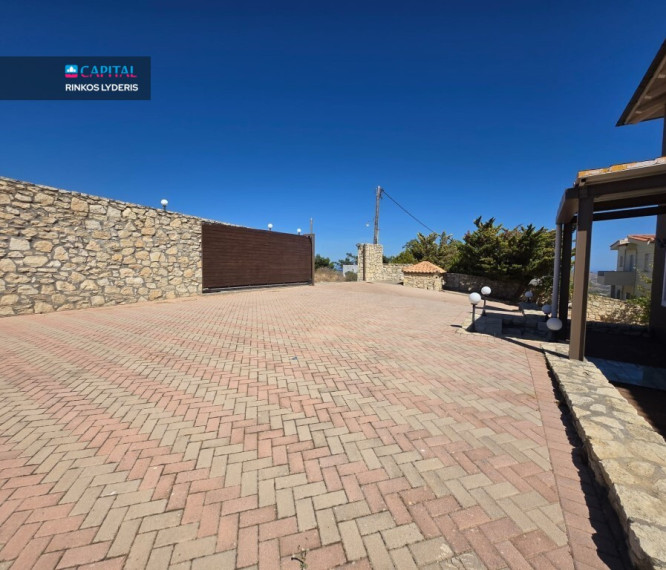 For Sale Villa 360 m² in Crete 48