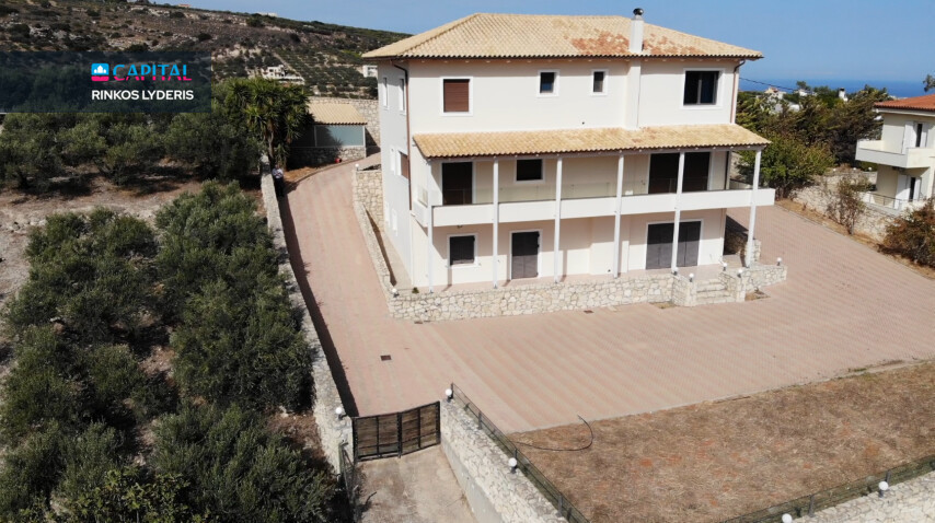 For Sale Villa 360 m² in Crete 50