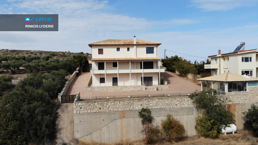 For Sale Villa 360 m² in Crete 52