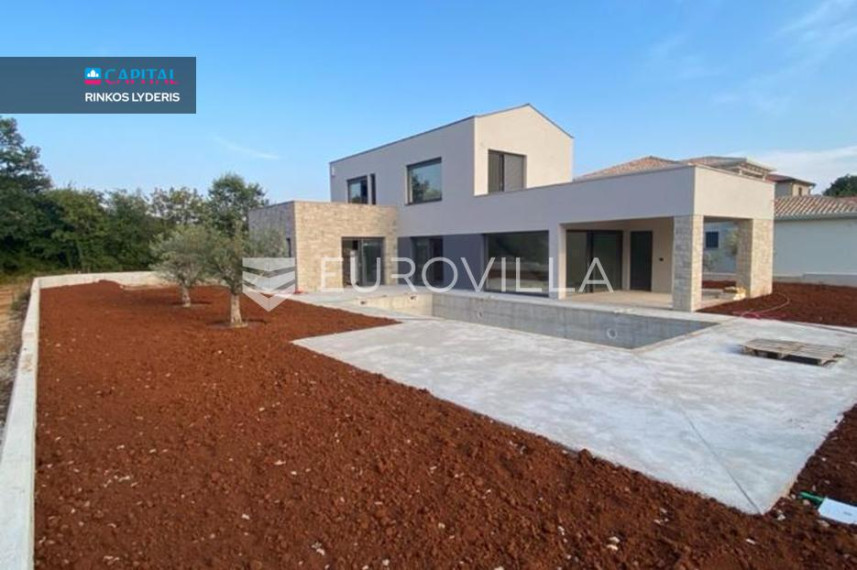Parduodamas namas Tinjan 13 , 170.00 kv.m ploto, 2 Floors 4