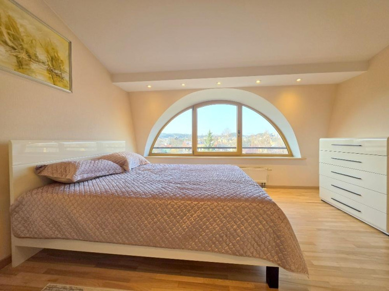 Nuomojamas butas Pušų g., Žvėrynas, Vilniaus m., Vilniaus m. sav., 107 m² ploto 3 kambariai 6