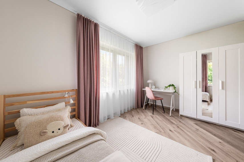 Nuomojamas namas Naujanerių Sodų 1-oji g., Vilniaus m., Vilniaus m. sav., 152.42 m2 ploto, 1 aukštai 27