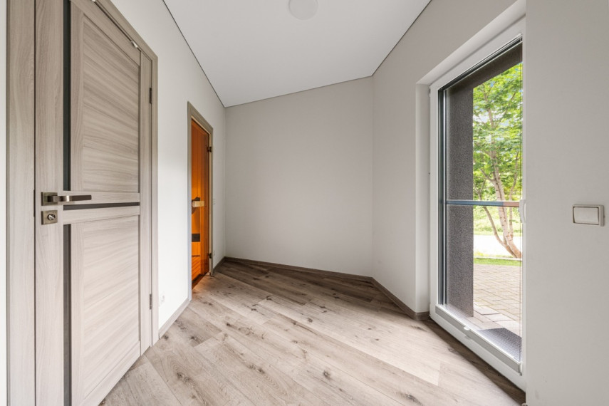 Nuomojamas namas Naujanerių Sodų 1-oji g., Vilniaus m., Vilniaus m. sav., 152.42 m2 ploto, 1 aukštai 30