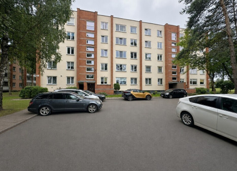 PARDUODAMAS ŠVIESUS IR TVARKINGAS 2 KAMBARIŲ BUTAS SU ĮSTIKLINTU BALKONU PARKO G. 101, PANEVĖŽYJE PARDUODAMAS ŠVIESUS IR TVARKINGAS 2 KAMBARIŲ BUTAS SU ĮSTIKLINTU BALKONU PARKO G. 101, PANEVĖŽYJE