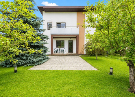 Parduodamas namas Degučių g., Vilniaus m., Vilniaus m. sav., 140 m2 ploto, 2 aukštai Parduodamas namas Degučių g., Vilniaus m., Vilniaus m. sav., 140 m2 ploto, 2 aukštai