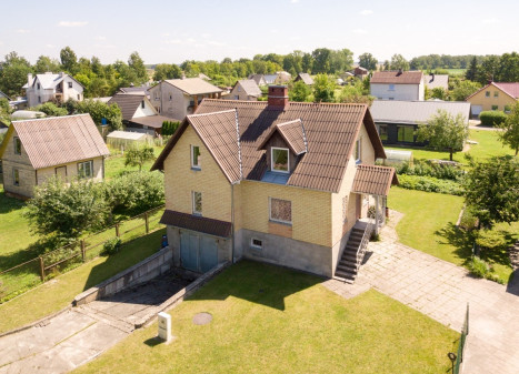 Parduodamas namas Čiobrelių g., Panevėžio m., Panevėžio m. sav., 170 m2 ploto, 1 aukštai Parduodamas namas Čiobrelių g., Panevėžio m., Panevėžio m. sav., 170 m2 ploto, 1 aukštai