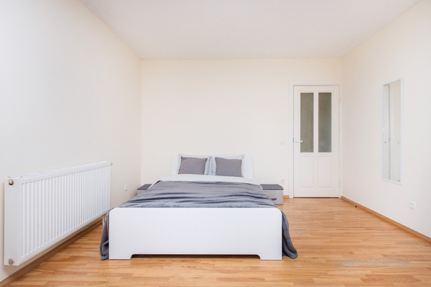 Nuomojamas butas P. Žadeikos g., Fabijoniškės, Vilniaus m., Vilniaus m. sav., 42 m2 ploto, 1 kambariai 10