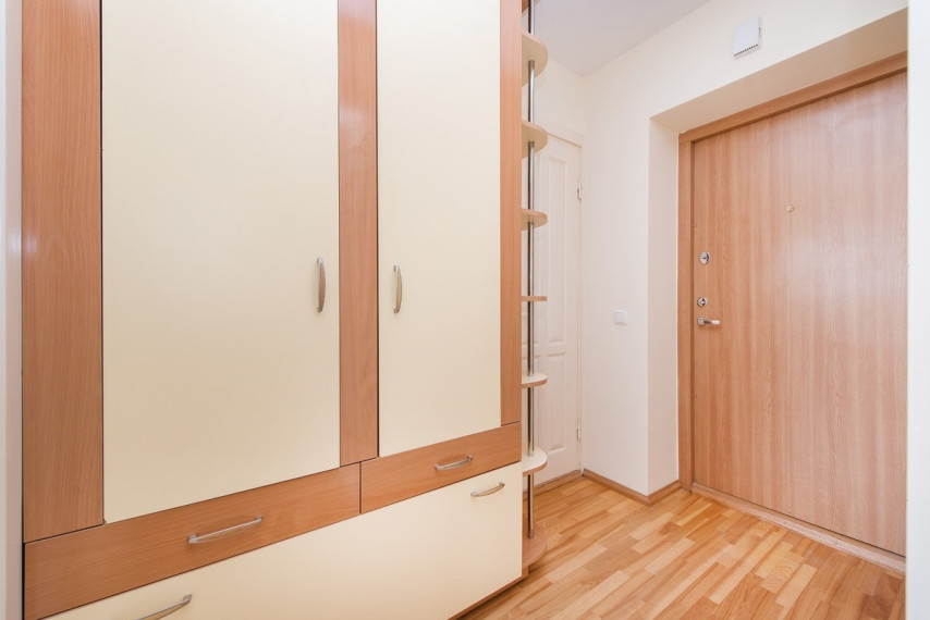 Nuomojamas butas P. Žadeikos g., Fabijoniškės, Vilniaus m., Vilniaus m. sav., 42 m2 ploto, 1 kambariai 13
