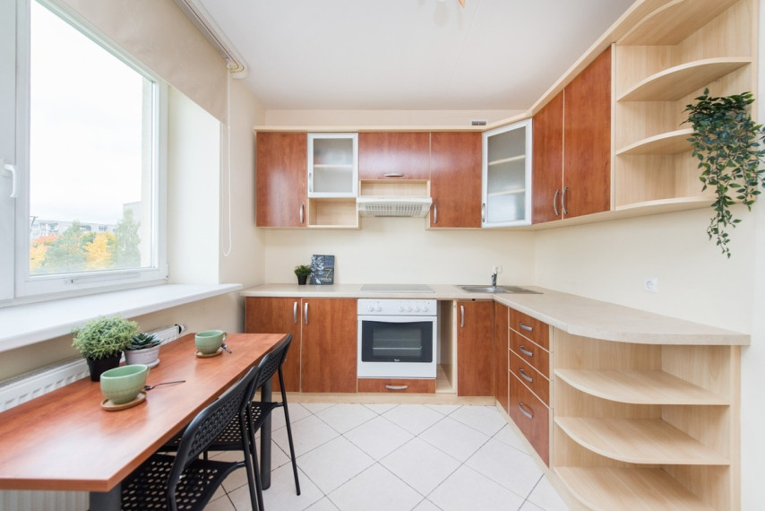 Nuomojamas butas P. Žadeikos g., Fabijoniškės, Vilniaus m., Vilniaus m. sav., 42 m2 ploto, 1 kambariai 15