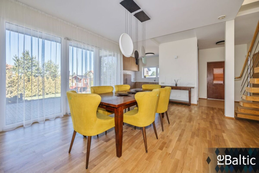 Parduodamas namas Bendorių kel., Žemųjų Rusokų k., Vilniaus r. sav., 185 m2 ploto, 2 aukštai 2