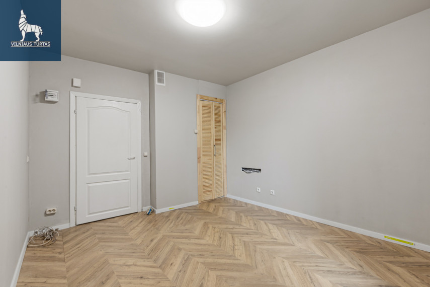 Parduodamas butas Čiobiškio g., Šeškinė, Vilniaus m., Vilniaus m. sav., 11.63 m2 ploto, 1 kambariai 8