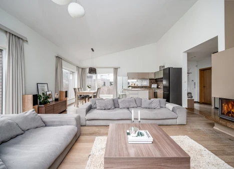Parduodamas namas Veržuvos g., Antakalnis, Vilniaus m., Vilniaus m. sav., 208 m2 ploto, 2 aukštai