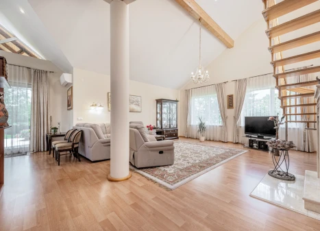 Parduodamas namas Naujakurių g., Širvintų m., Širvintų r. sav., 199.69 m2 ploto, 2 aukštai