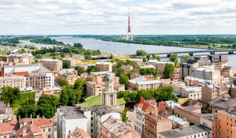Latvijoje daugėja nekilnojamojo turto pirkimo sandorių
