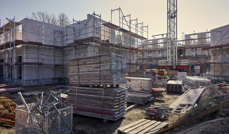 Daugiaaukščiai mediniai pastatai - nauja statybų tendencija Lietuvoje