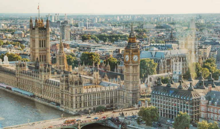 Londone daugėja daugiau nei 140 mln. JAV dolerių kainuojančių būstų