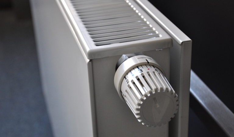 Artėjant šildymo sezono pradžiai – suskubkite pasikeisti radiatorius
