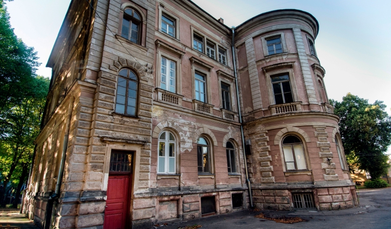 Savivaldybė vėl mėgins parduoti senąją Akių ligų ligoninę Vilniuje