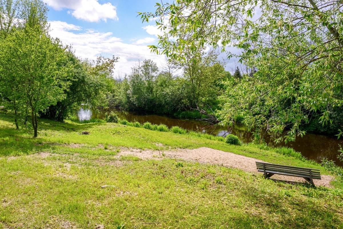Parduodamas kitos paskirties sklypas Žemdirbių g., Paliūniškio k., Panevėžio r. sav., 20 a ploto 17