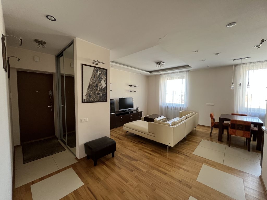Nuomojamas butas Varpo g., Centras, Šiaulių m., Šiaulių m. sav., 59.00 m² ploto 2 kambariai 6